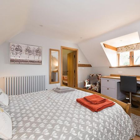 Appartamento Exquisite Coach House Near Silverstone & Stowe Buckingham Esterno foto